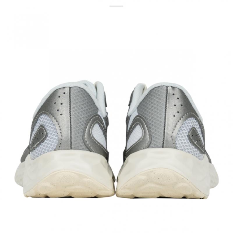 New Balance Domestic Store Sneaker Fresh Foam Arish V4 Warists4