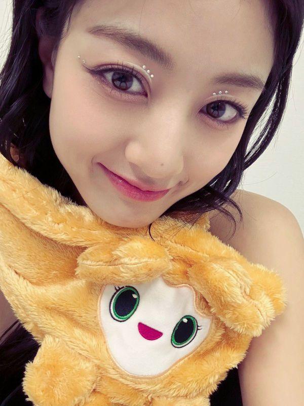 [USED] TWICEREADY TO BE Lovely Scarf