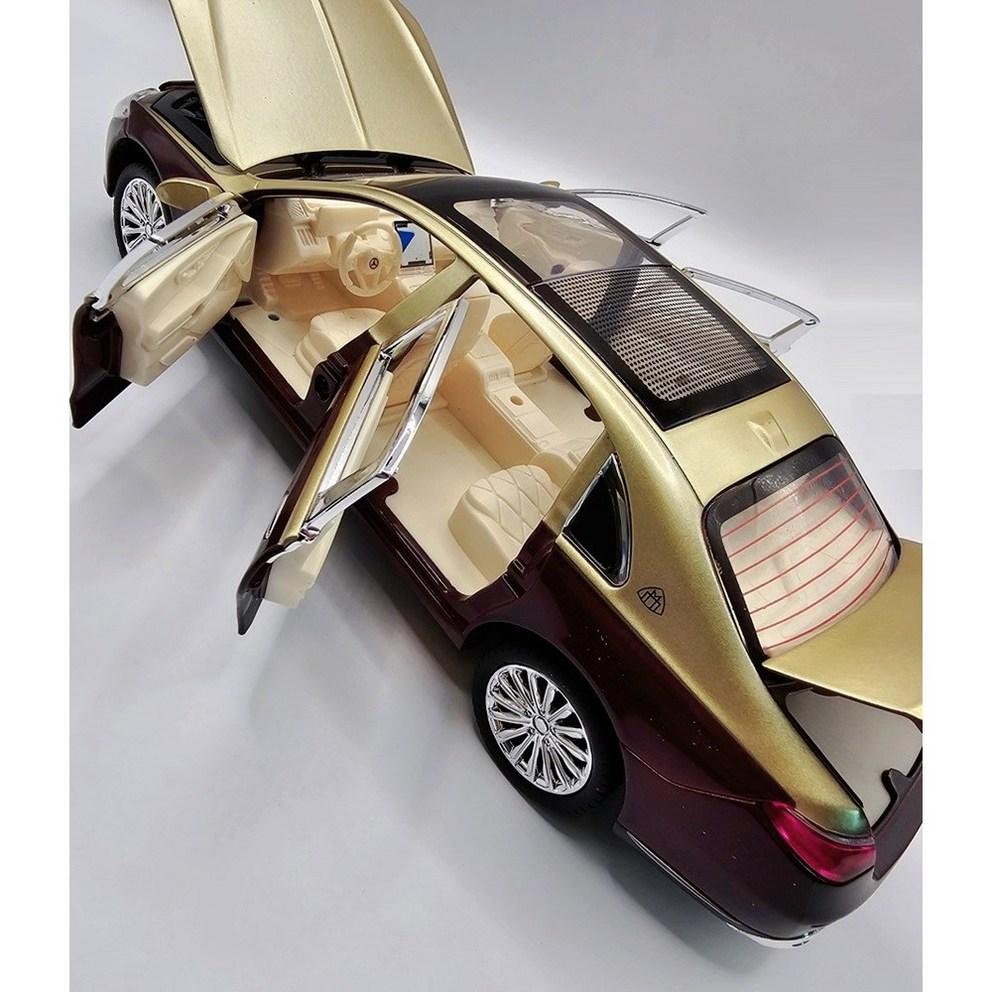 Squisito Modello Diecast Maybach Mercedes-Benz S680 - 1:Replica di Lusso in Scala 1:24, Bicolore Oro e Vino