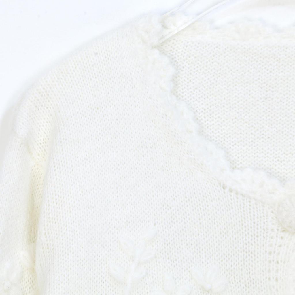 Spring & Autumn V-Neck Crochet Cardigan – Soft, Gentle Style