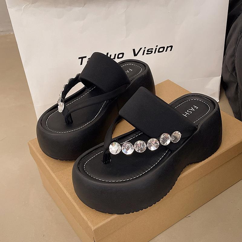 

Шлепанцы на толстой подошве с открытым носком, женские летние 2025, новые универсальные шлепанцы со стразами, нескользящая пляжная обувь 40