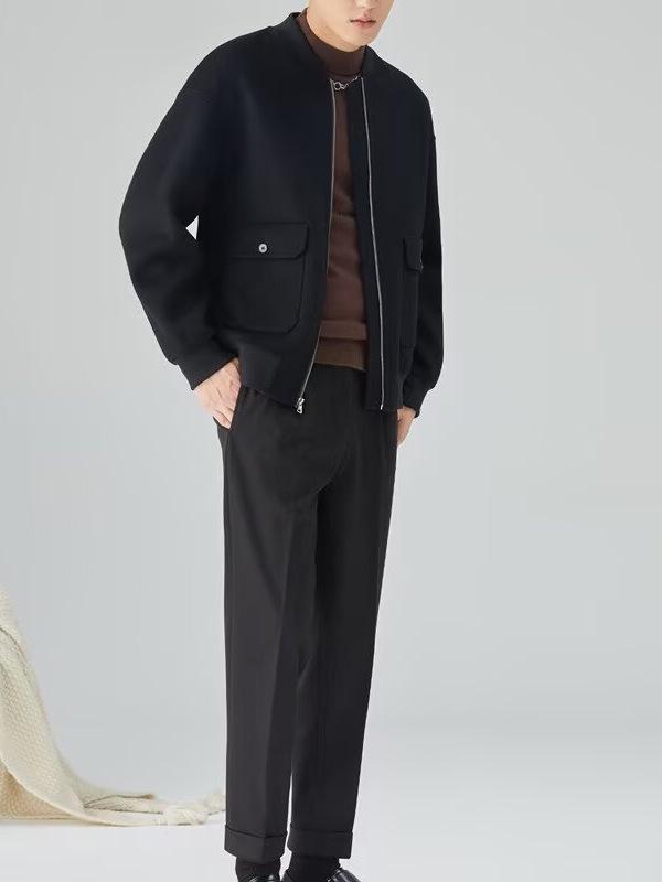 Vielseitige Herren Bomberjacke mit schwerem Stoff und Stehkragen - Trendige Herbst-Winter-Oberbekleidung