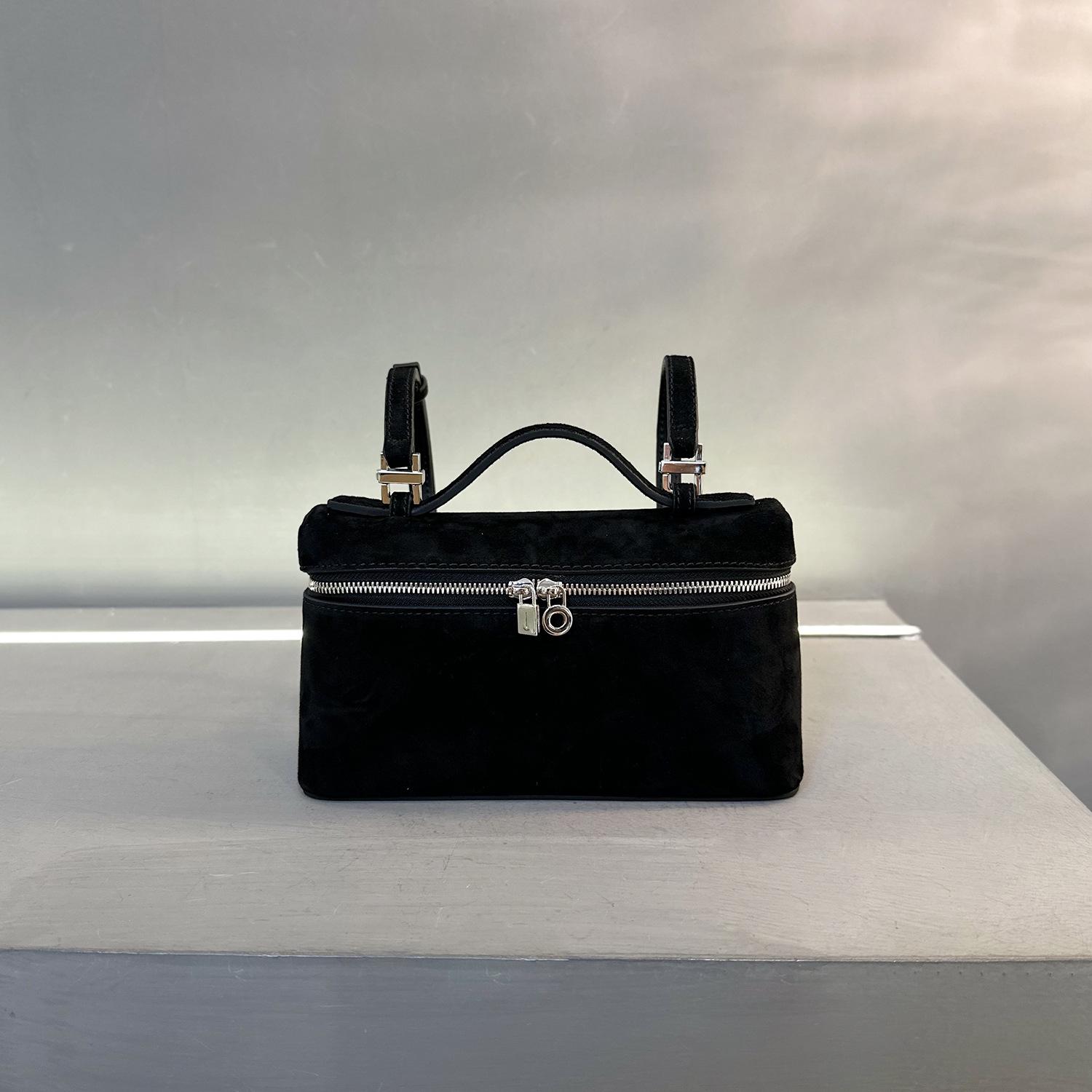 

Сумка из натуральной кожи LP19 - Gigi Style: Матовая замша, ланч-бокс, косметичка, ручная, наплечная, сумка-мессенджер чёрный