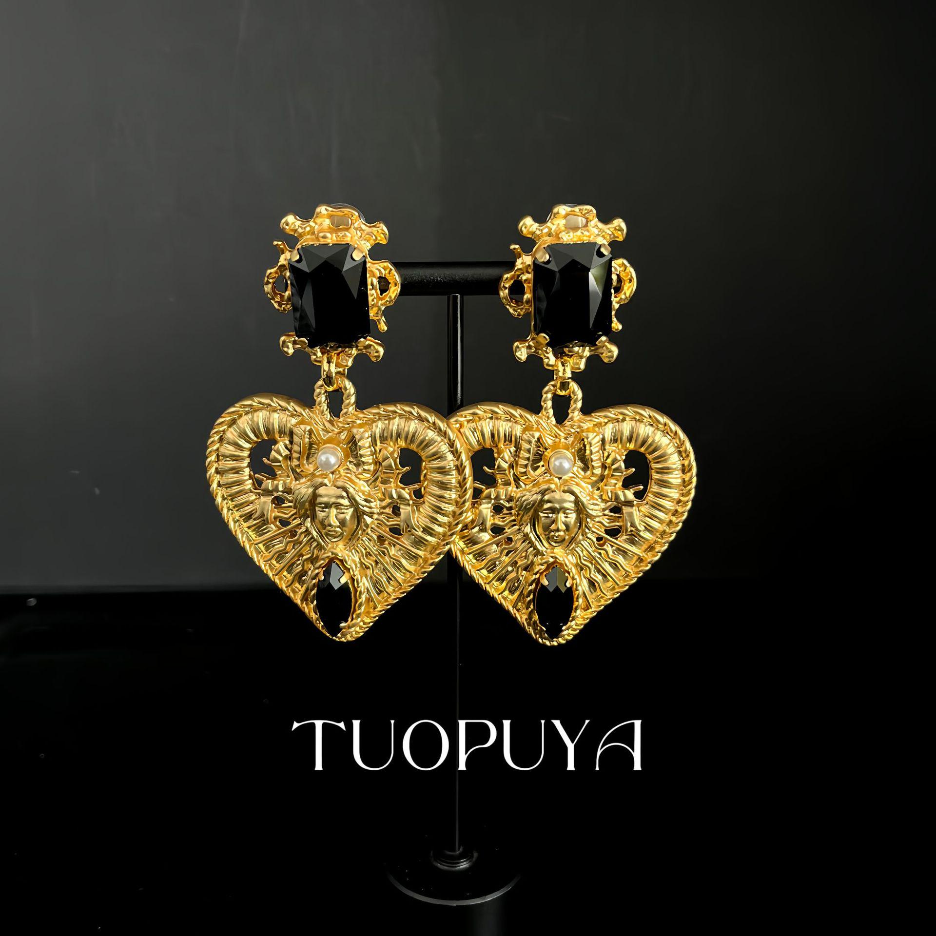 Gold Heart Black Diamond Pearl Retro Earrings with Embossed Design