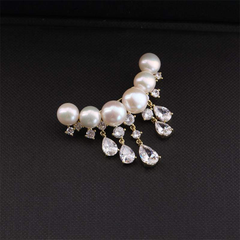 Women Girls Fashion Elegant Pearl Crystal Pendant Badges Brooch Exquisite Lady Alloy High-end Classic Suit Office Pin Jewelry