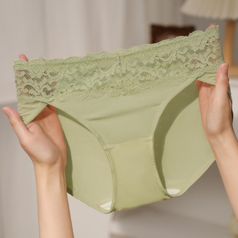 Ladies Summer New Style Light Luxury Sexy Lace Edge Satin Ice Silk Without Trace Briefs