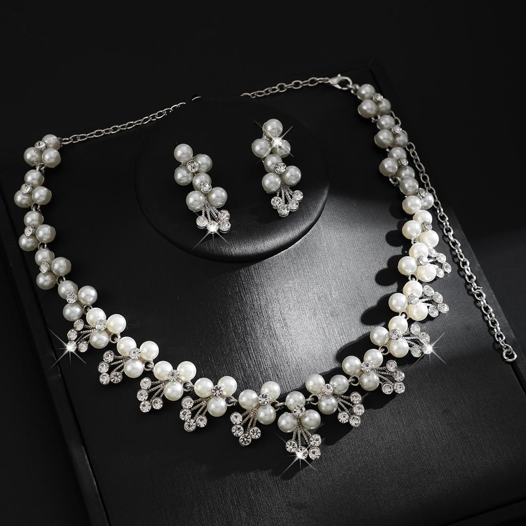 2026 Fashion Pearl Rhinestone Set Chain Women's Explosive Bridal Set Accessories Niche Temperament Clavicle Chain