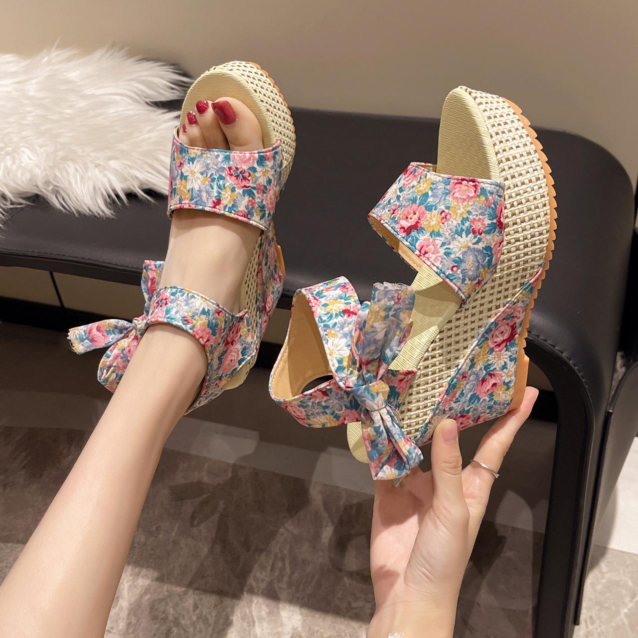 

2025 summer new side lace-up platform high-heeled sandals women s large size European and American color fish mouth wedge sandals in stock 42 синій