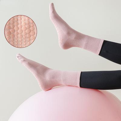 Chaussettes de yoga mi-mollet respirantes en coton, antidérapantes en silicone, idéales pour le fitness, la danse, la gymnastique et l'entraînement en intérieur