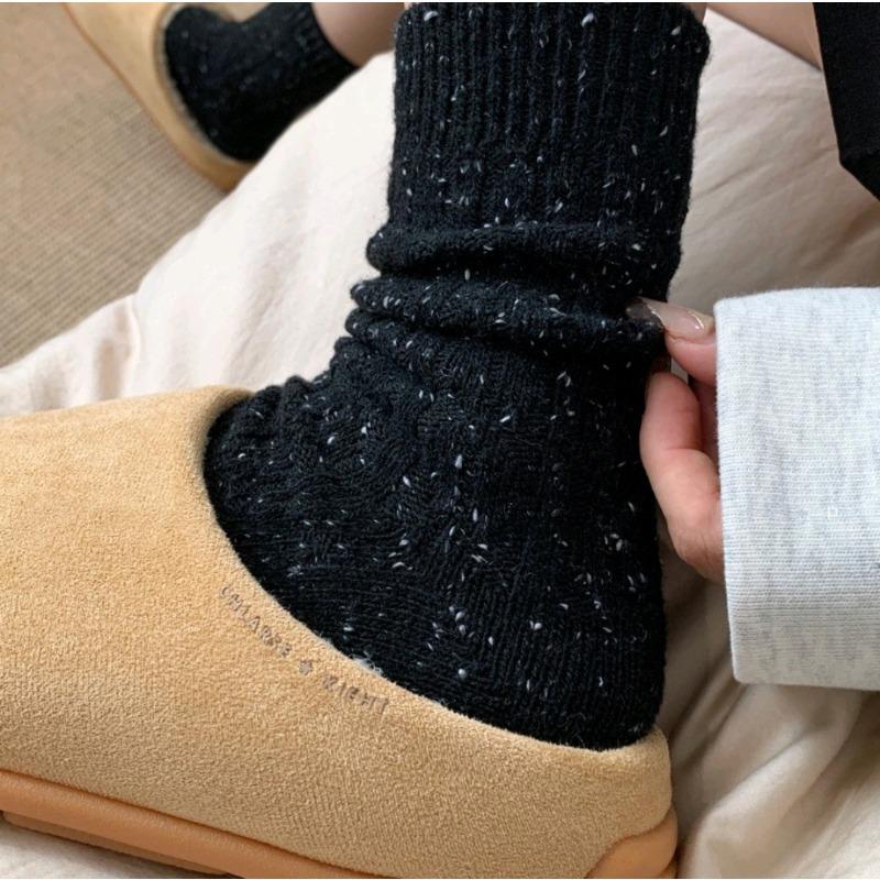 

Winter Thickened Warm Yarn Wool Socks, Twisted Thread Mid-tube Pile Socks 1 pair чорний