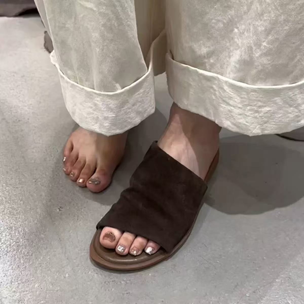 

Spot model~ Retro versatile matte leather outer wear lazy one-word slippers flat-bottomed versatile leaking toe women s shoes 35