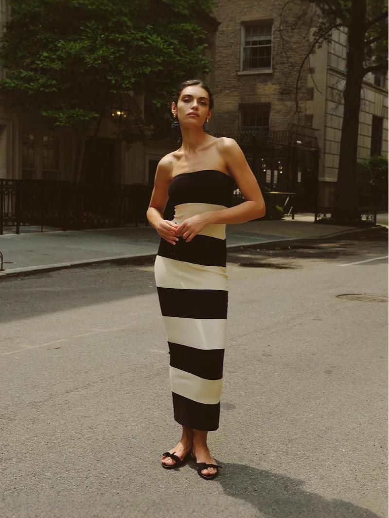 2025 Women s Black & White Striped One-Shoulder Bodycon Knit Dress M