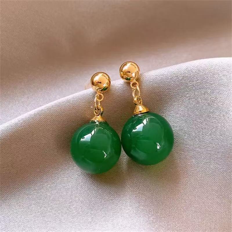 Pendientes de perlas de alta gama de moda Pendientes retro de nicho francés de lujo ligero Pendientes de perlas simples y versátiles para mujer
