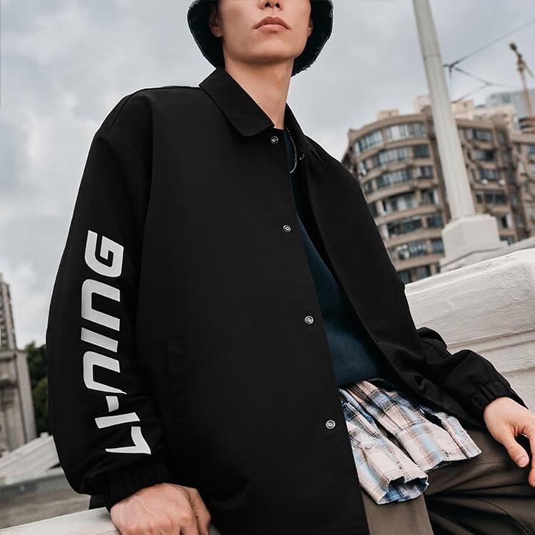 Li Ning Sports Lifestyle Serie Buchstabenlogo Bedruckte Polo Sportjacke Herren Jacke Schwarz AJDT739-1