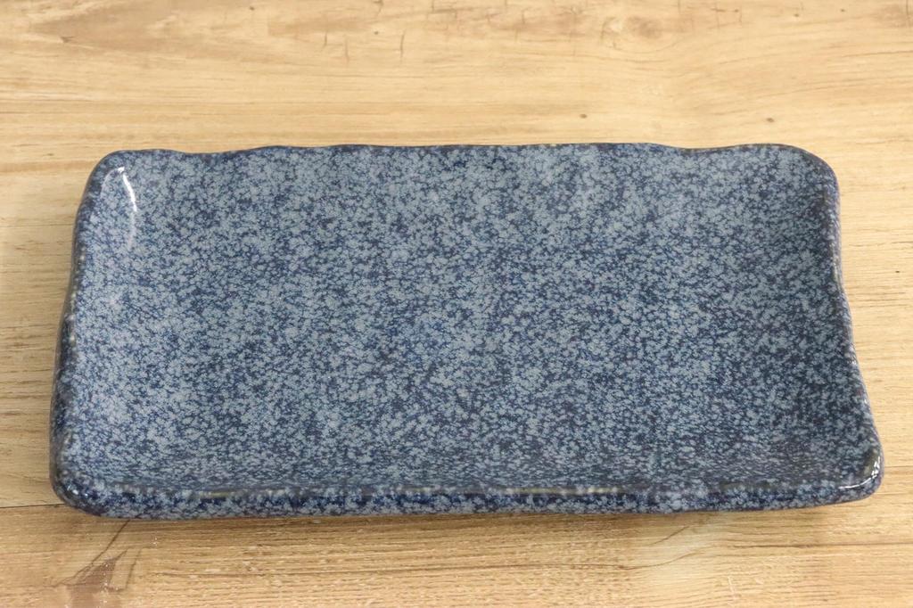 Mino Ware Japanese Cafe Series Small Flower Chirashi Mizukirihama [Ceramic Plates] Indigo Snow, Set of 10 (Size: H2 x W22 x D13cm)