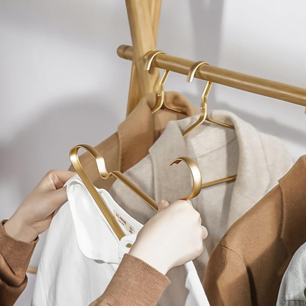 

Sturdy Anti-slip Aluminum Zinc Zinc Alloy Luxury Storage Organizer Coat Hangers Clothes Holder Drying Rack 5pcs