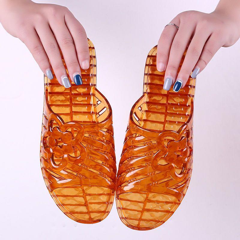 Krištolinio plastiko skaidrios vidurio kulno moteriškos šlepetės moteriškos plius didelės želė spalvos platforminiai sandalai namams vonios kambariui neslystančios