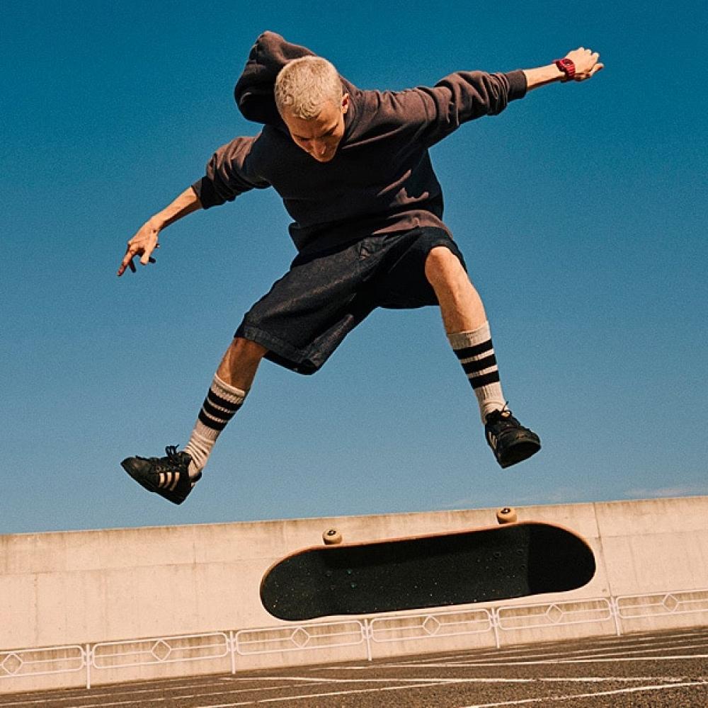 Casio G Shock  G Shock  Iconic Red Series Dw 5600rrb 4jf