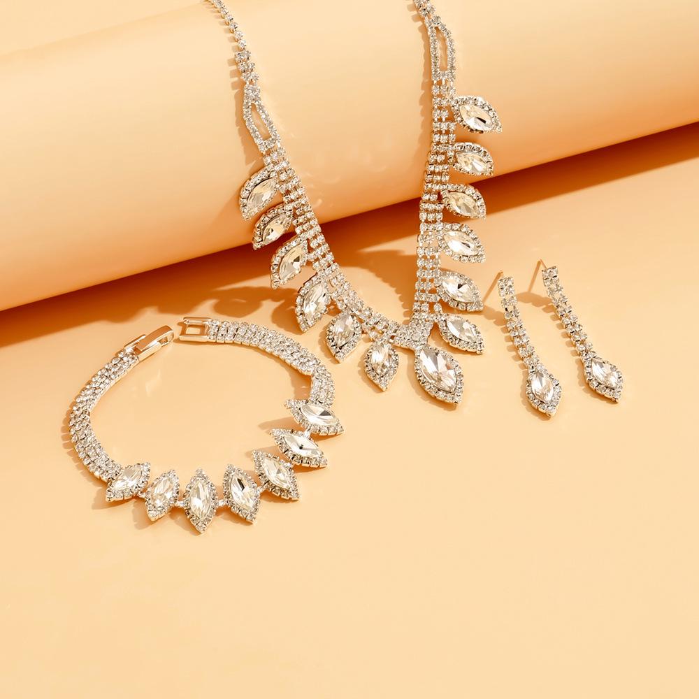 European & American Fashion Bridal Jewelry Set: Earrings, Necklace, Bracelet