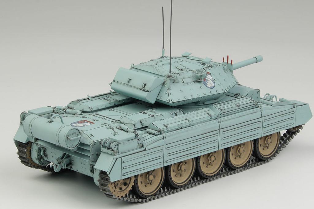 PLATZ Girls und Panzer Final Chapter Crusader Gloriana Academy Battle Damage Decal Acrylic Stand Included Scale Plastic Model Kit Mk.IV Mk.III St.