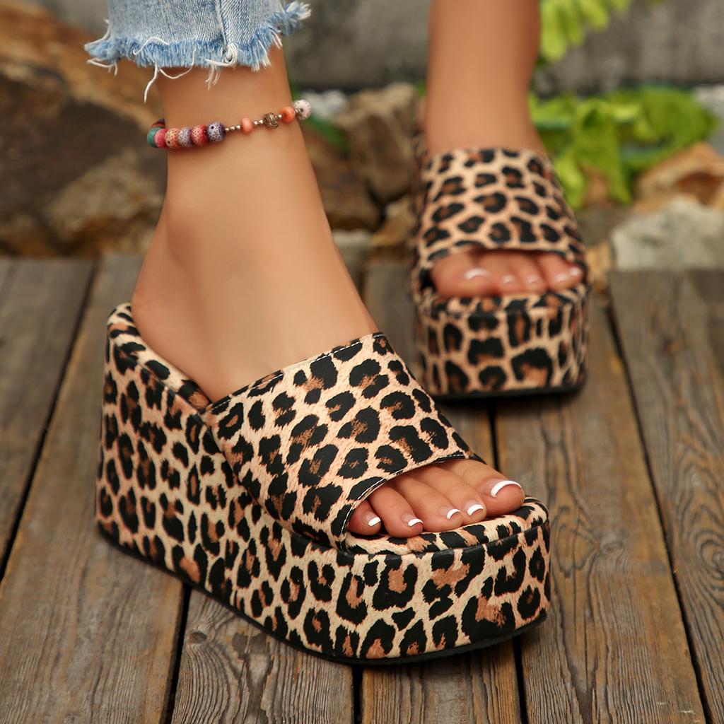 Fashion 2025 Summer Open Toe Women Slippers Fashion Outdoor Color Dress Shoes New Slip On Plus Size Comfortable Slippers Slides Women