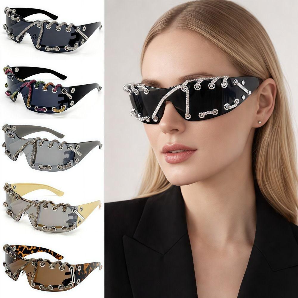 Retro Punk Sunglasses Lightweight Streetwear Party Shades Luxury Trendy Sunglasses  For Women Men