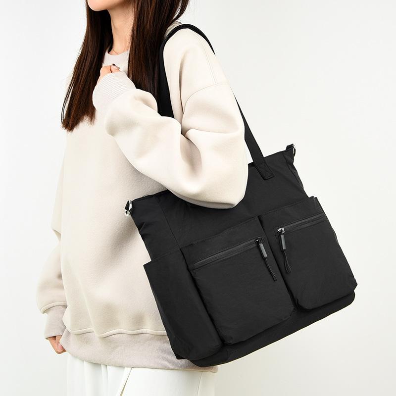 Ultra Light Single Shoulder Tote Bag with Large Capacity for Carrying Mommy's Confinement Bag, Waterproof Crossbody Bag, Nylon Cloth Bag