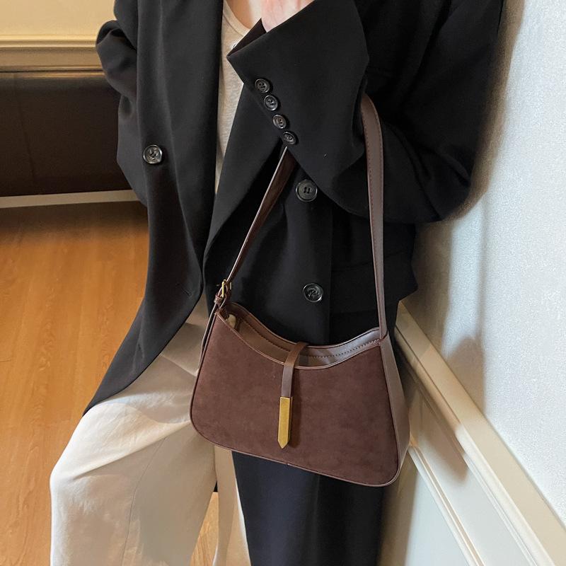 Simple and Versatile Commuter Single-shoulder Bag for Autumn and Winter, with A Unique and Stylish Underarm Bag
