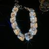 Set Orecchini a Bottone Quadrati con Strass e Collana: Design alla moda e retrò per donne