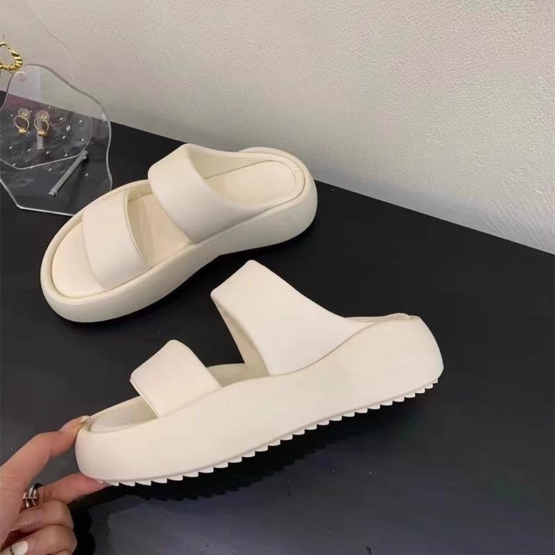 [Uncle Shoes] New maternity beach sandals comfortable cool slippers soft leather one-word drag 2025 outer thick-soled slippers