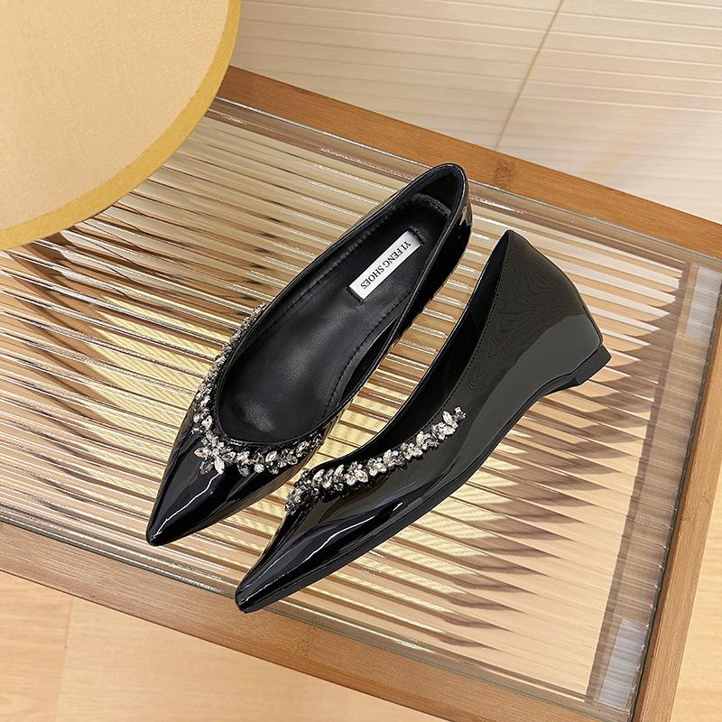 Pointed Toe 5cm Height-Increasing Nude Rhinestone and Black Patent Leather Flats
