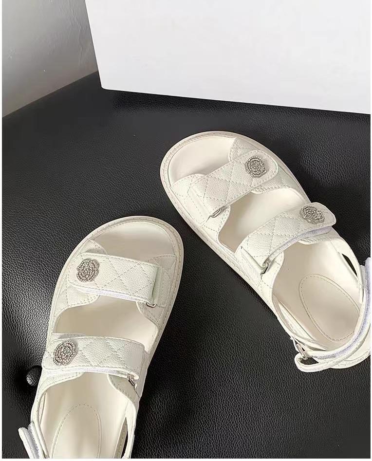 

Cowhide version summer new casual versatile sports thick-soled small fragrant wind Velcro beach sandals flat sandals women 40