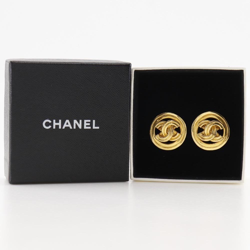 CHANEL COCO Mark Earring vintage Plated Gold 11.7g Women Used