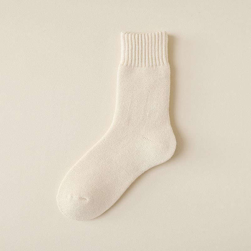 Japanese Style Solid Color Women's Cashmere Mid-Calf Socks - Fleece-Lined, Thickened for Warmth, Perfect for Autumn/Winter.