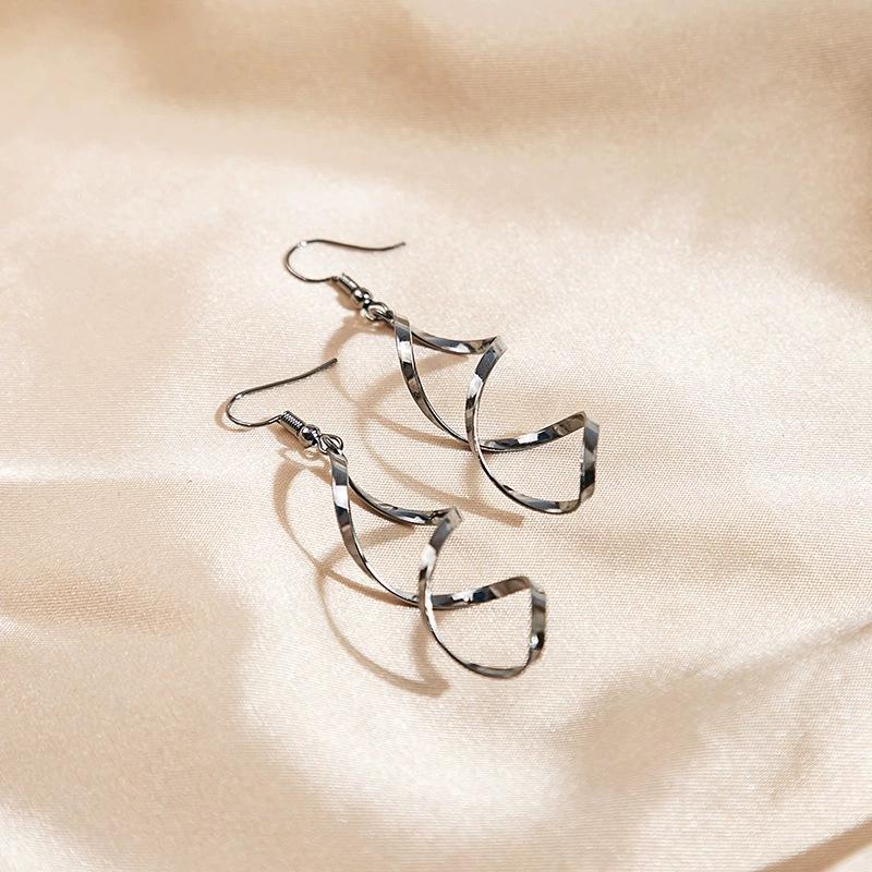 Retro Geometric Spiral Curve Earrings for Women