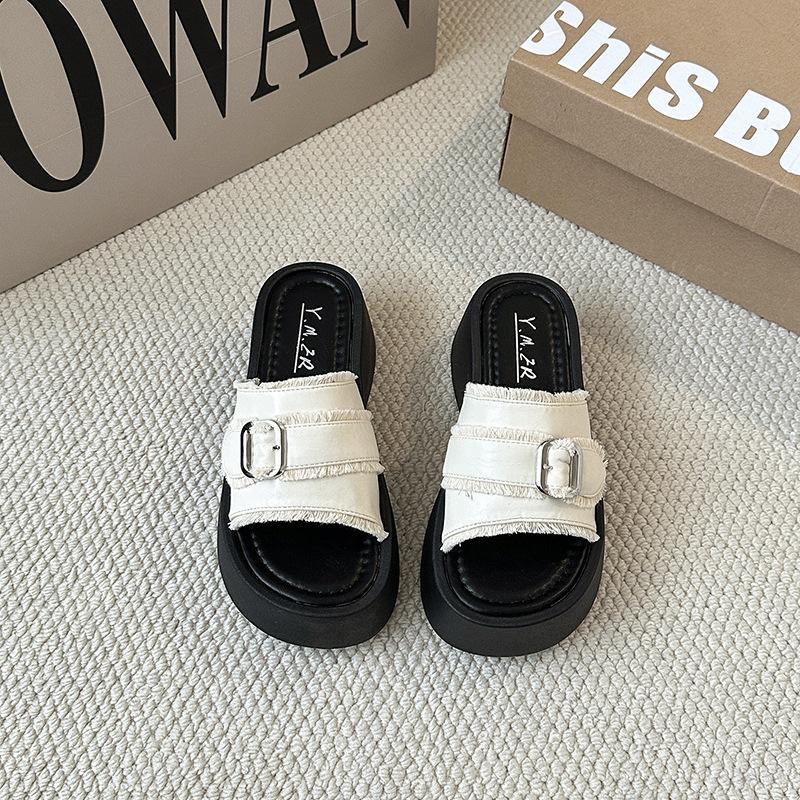 Fashion Versatile Thick Bottom Increases Height and Looks Thin One-word Slippers Women's 2025 Summer Wear Casual Skirt Beach Sandals