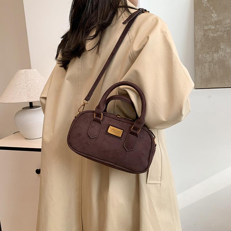 Portable Bowling Boston Bag Women's 2025 New Autumn and Winter Light Luxury Niche High-end Messenger Pillow Bag