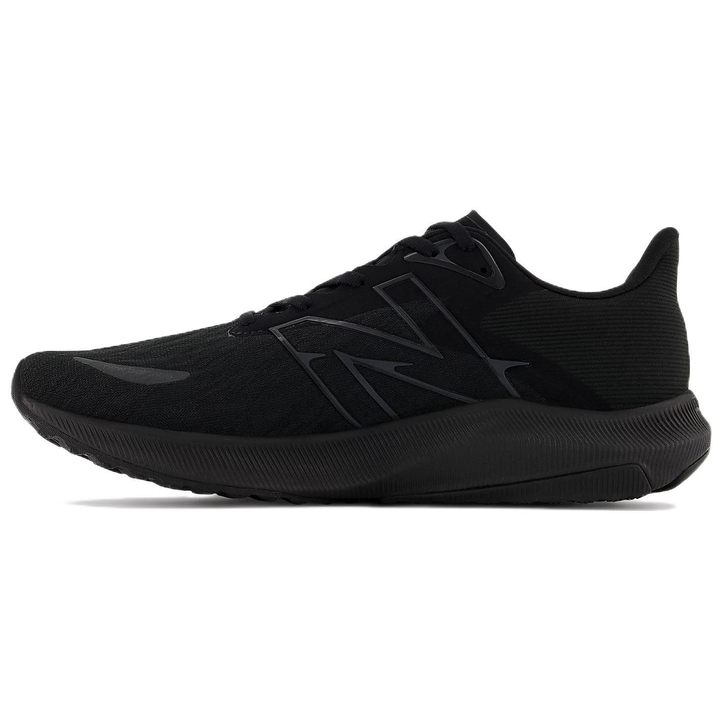 

новые New Balance FuelCell Propel V3 Черные 42