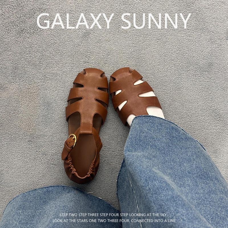 Sheepskin version retro leather hollowed out brown flat-bottomed pig cage shoes casual vacation beach bag head sandals women's