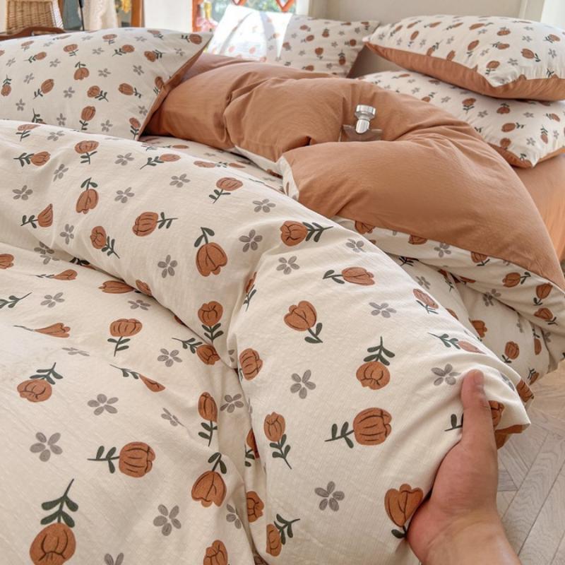 Retro Pastoral Bed Sheet Four-piece Set, Four-season Washed Cotton Small Floral Quilt Cover