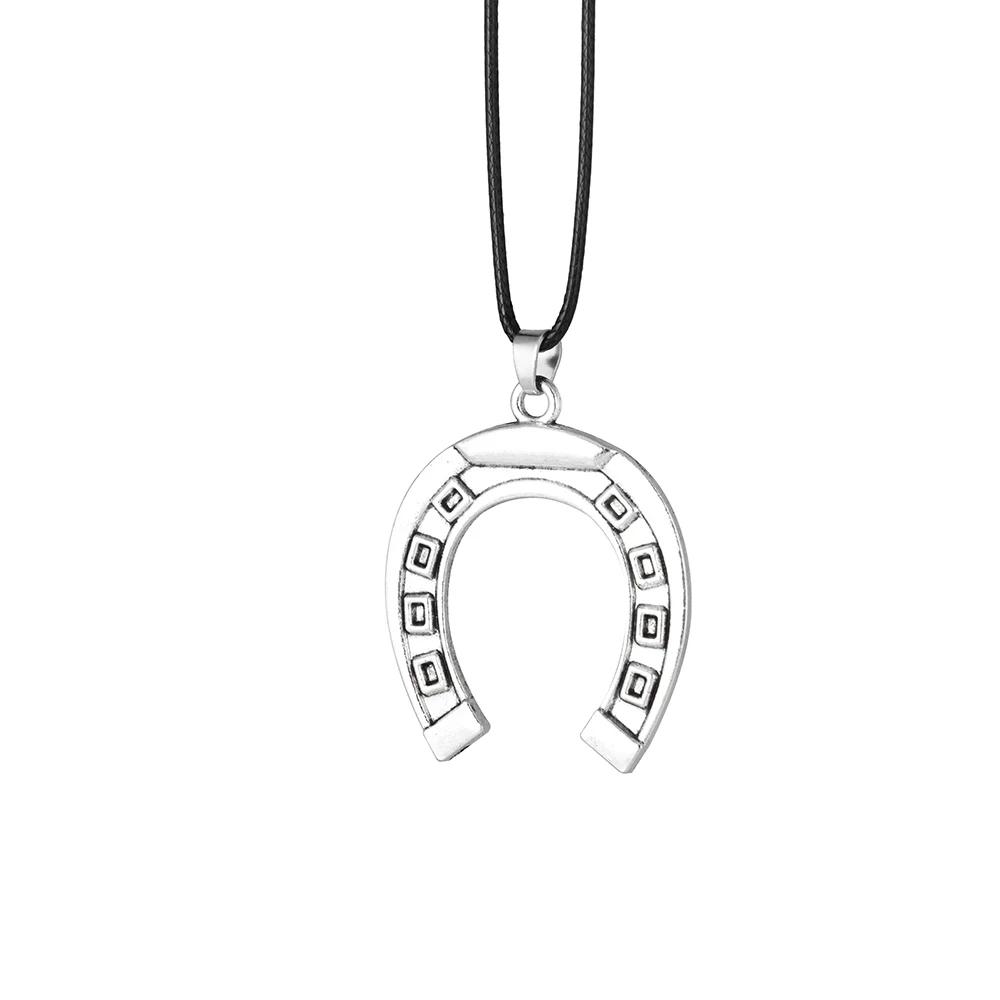 

Car Pendant Russia House Horseshoe Ornaments Interior Rearview Mirror Decoration Hanging Decor Lucky Family Gift Car Accessories