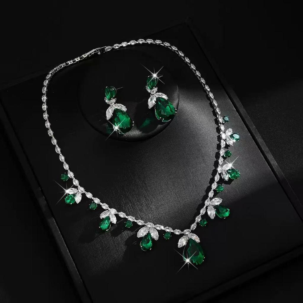 Elegant Crystal Necklace & Earrings Set for Weddings and Banquets