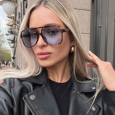 Occhiali da Sole Quadrati alla Moda con Montatura Grande da Donna Lenti Colorate Sfumate Occhiali Protettivi UV400 Occhiali da Sole Casual da Esterno