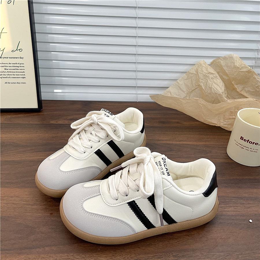 

High-end soft-soled casual moral training shoes for women s 2025 spring new versatile students lightweight sports board shoes white shoes 35