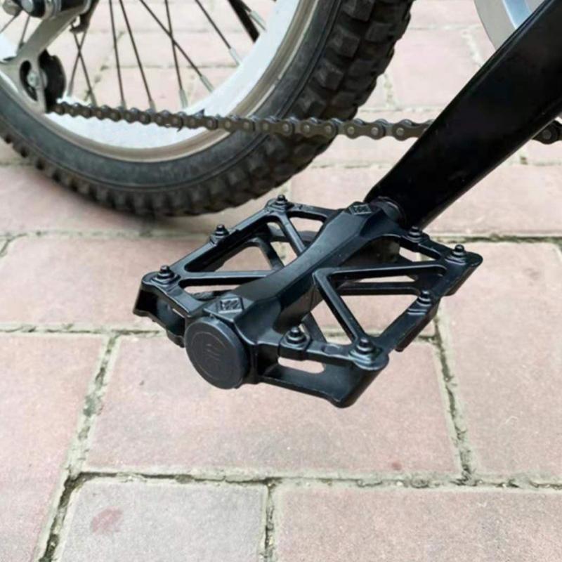 Light weight Bicycles Platform Pedals 8 Pins Nonslip Bicycles Pedals for Mountain Cycling Road Bicycles Enduring