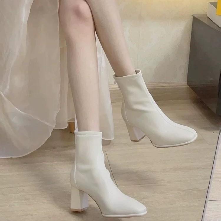 Korean version of college style high-heeled short boots, new white thin boots in autumn and winter of 2024, French square head thick heel Martin boots