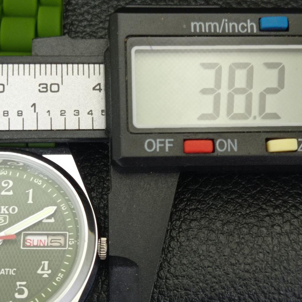 REFURBISHED VINTAGE SEIKO 5 AUTOMATIC JAPAN MENS GREEN DIAL WATCH A435125-2 R122-a435125