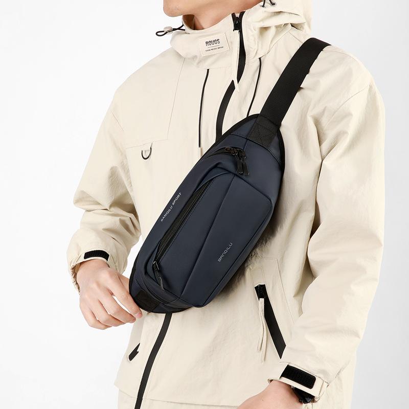 Men's fanny pack Korean version simple breast bag outdoor sports messenger bag anti-splashing function mobile phone bag Korean version trend