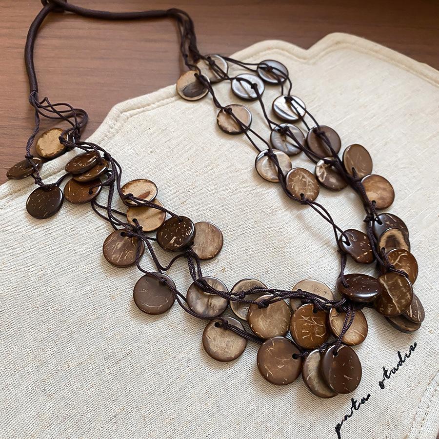 European and American color acrylic shell beaded necklace design sense collarbone chain exaggerated necklace women