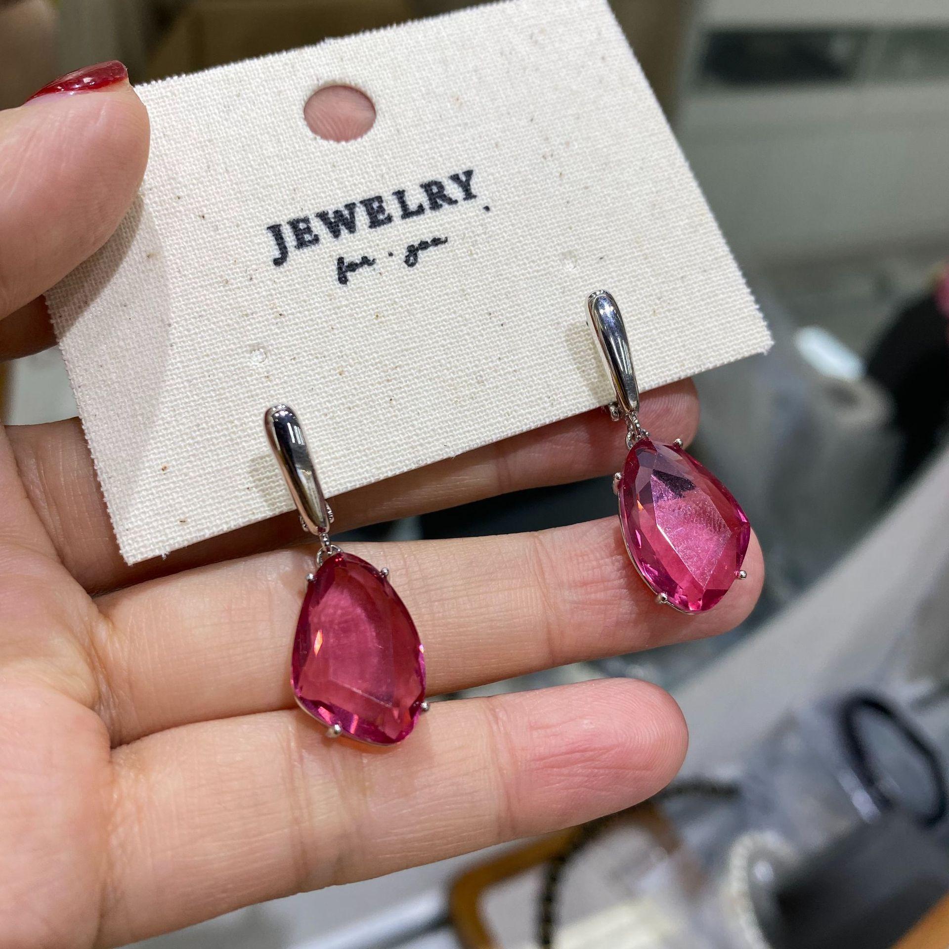 

Natural Red Crystal Necklace Set Irregular Section Niche Design Sense Collarbone Chain, Light Luxury High-End